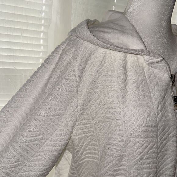 Dotti M White Terrycloth Textured Full Zip Hooded Robe Swim Coverup - Picture 6 of 14